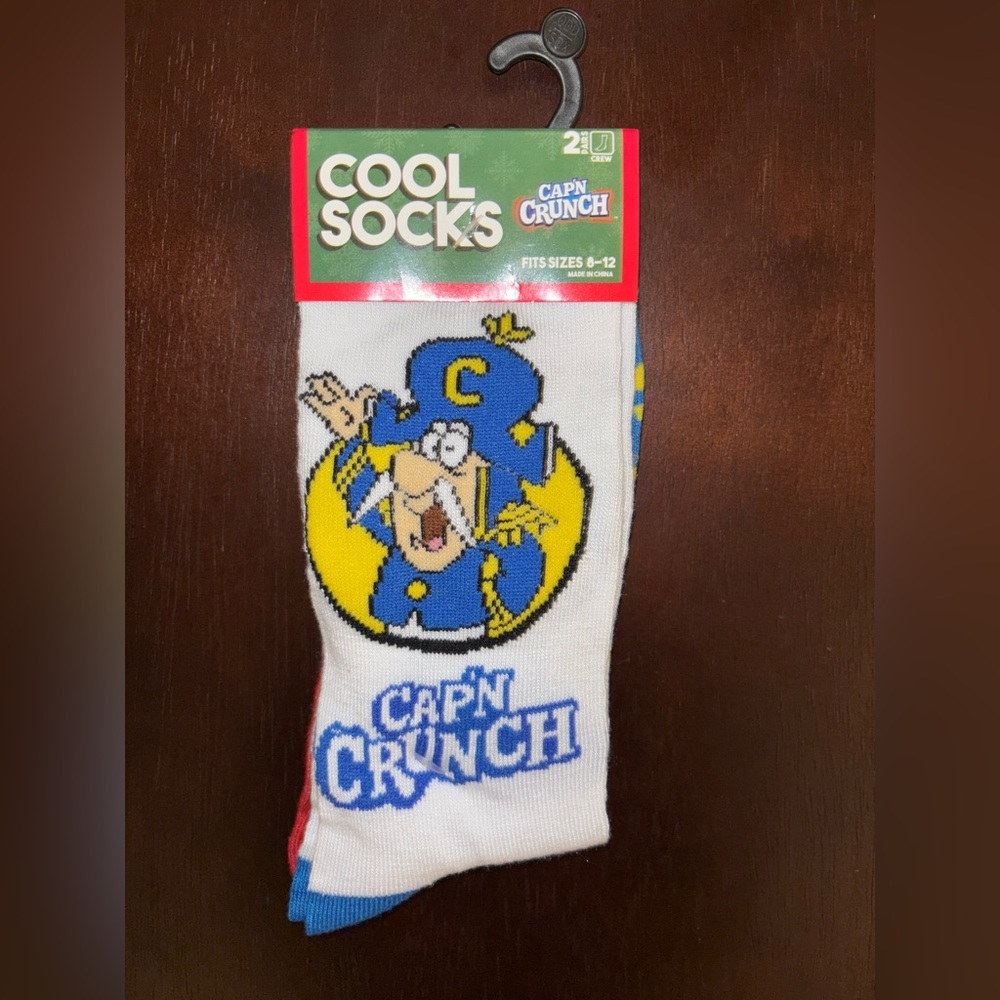 CAP’N CRUNCH NOVELTY CREW SOCKS NWT MEN’S SHOE SIZE 8-12